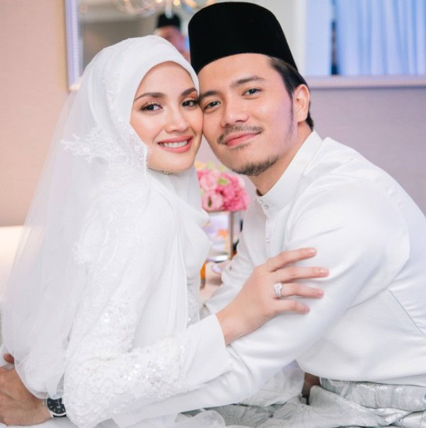 Fazura failkan cerai